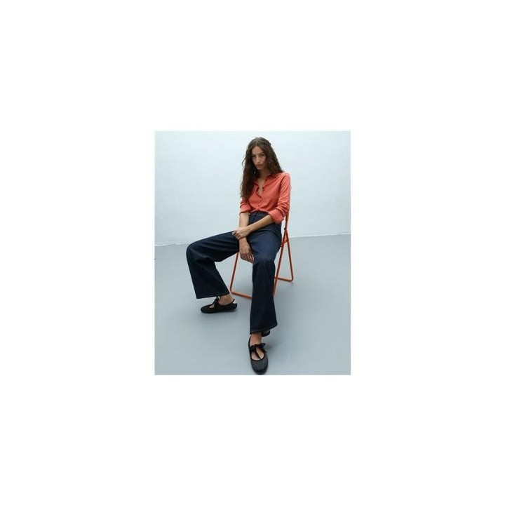 Granatowe jeansy